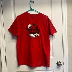 Men’s Levi red shirt